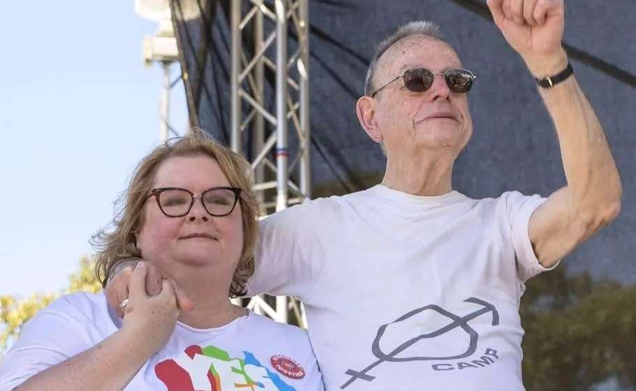 Magda Szubanski with 78er Peter de Waal